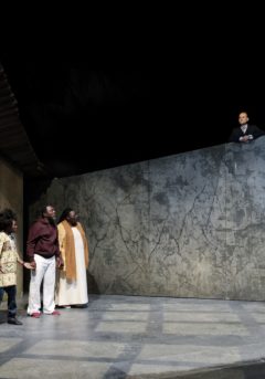 CHOC ! LA FRIANDISE DES DIEUX de Dominique Ziegler. Scènes du Grüli / Photographie © Olivier Pasqual