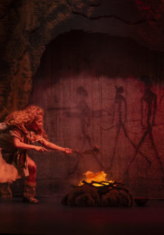 NEOLITHICA (LE GRAND SECRET) de Dominique Ziegler. Théâtre Pitoëff 2025 © Carole Parodi